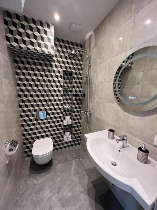 Location ! Location ! Location ! City Garden View Apartment Sofia Eksteriør billede